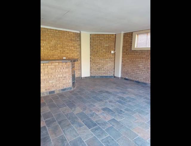 4 BEDROOM TOWNHOUSE FOR SALE IN AMOROSA